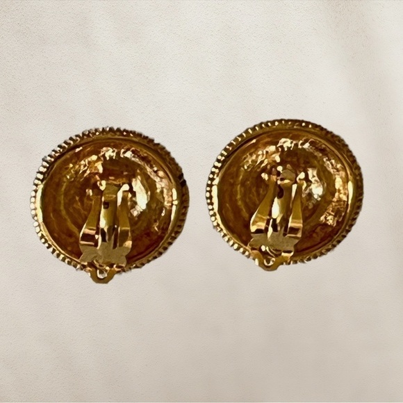 Anne Klein Vintage 1980’s Large Round Gold Plated Clip On Earrings‌‌‌‌‌‌‌‌‌‌‌‌‌‌ - Picture 2 of 3